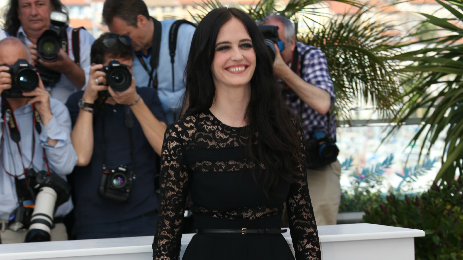 EvaGreenblackoutfit