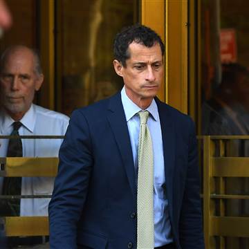 Image: Anthony Weiner leaves Federal Court in New York