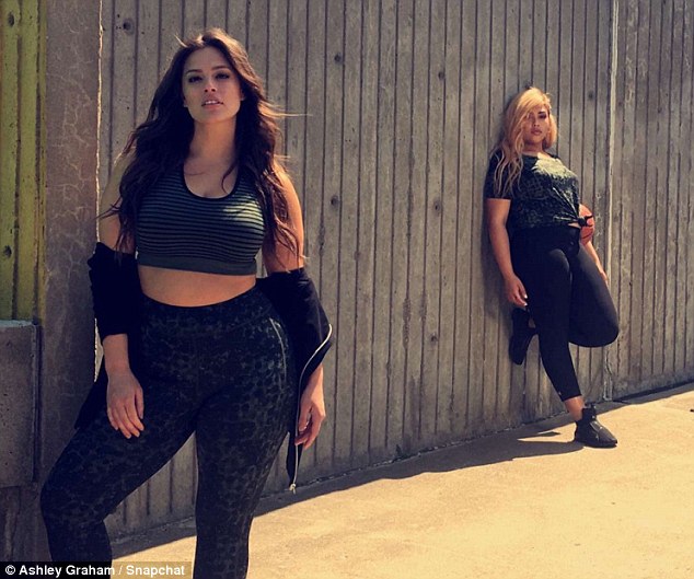 Corresponding ensembles: Ashley sported a green and black stripped sports bra and patterned leggings in the same shade, while Jordyn wore black athletic pants and a tied T-shirt that matched her co-star's leggings