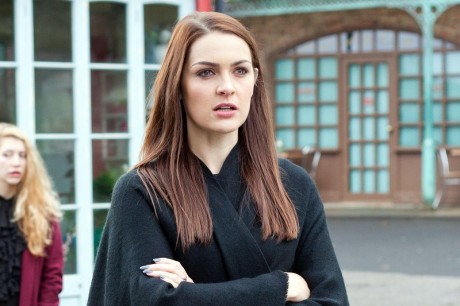 SIENNA CONFRONTS MAXINE hollyoaks