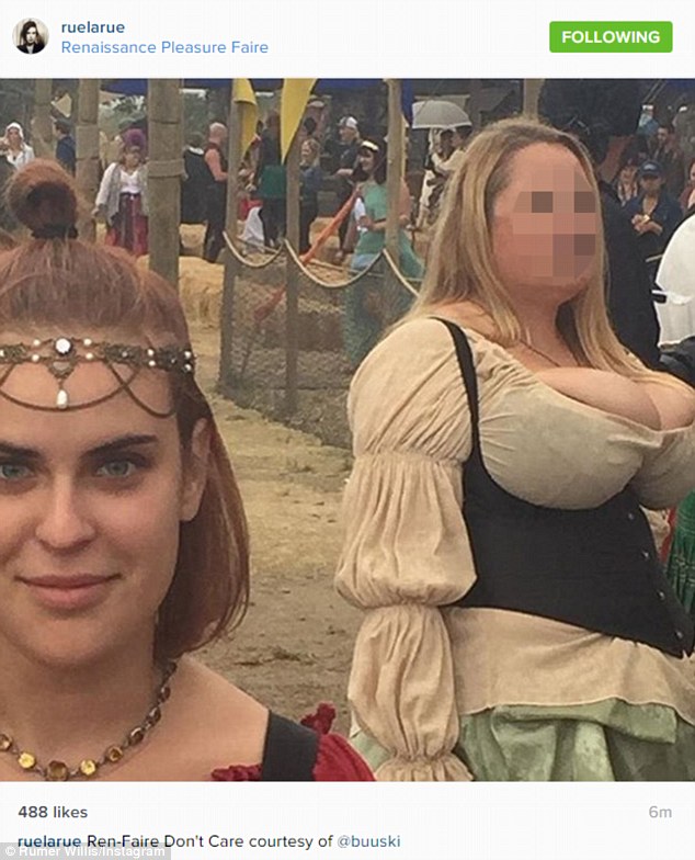 That's a bit busty! Tallulah took a selfie at the Renaissance Faire as she showed off her pretty features and subtle smile