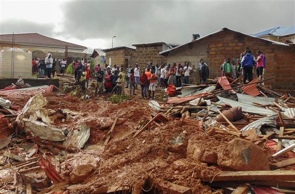 Image: Mudslide kills hundreds in Sierra Leone