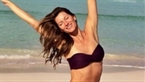 Play Video - Gisele Bundchen's Bikini-Filled Vacation